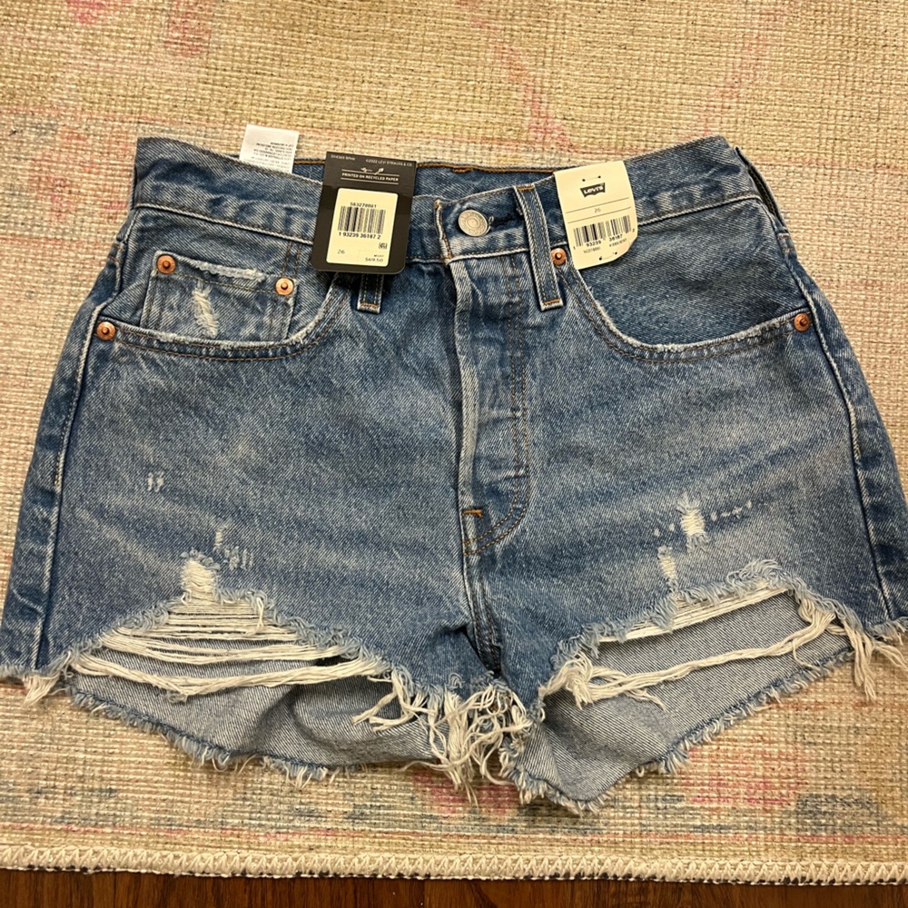 Levi Denim shorts —-26 NWT!!!